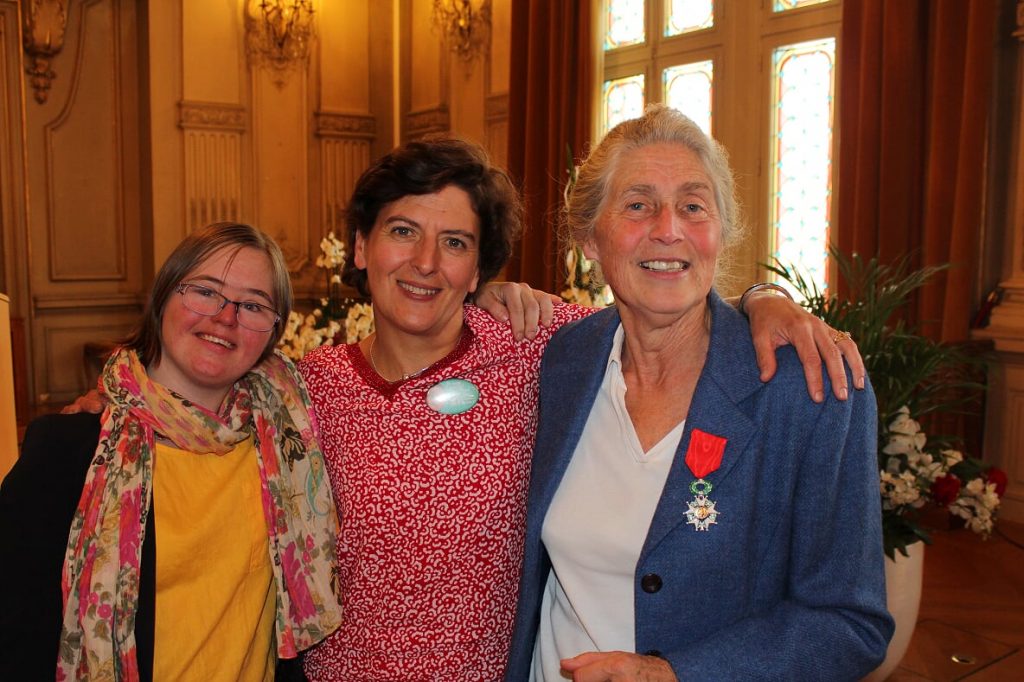 Elisabeth de Vismes reçoit la Légion d'Honneur
